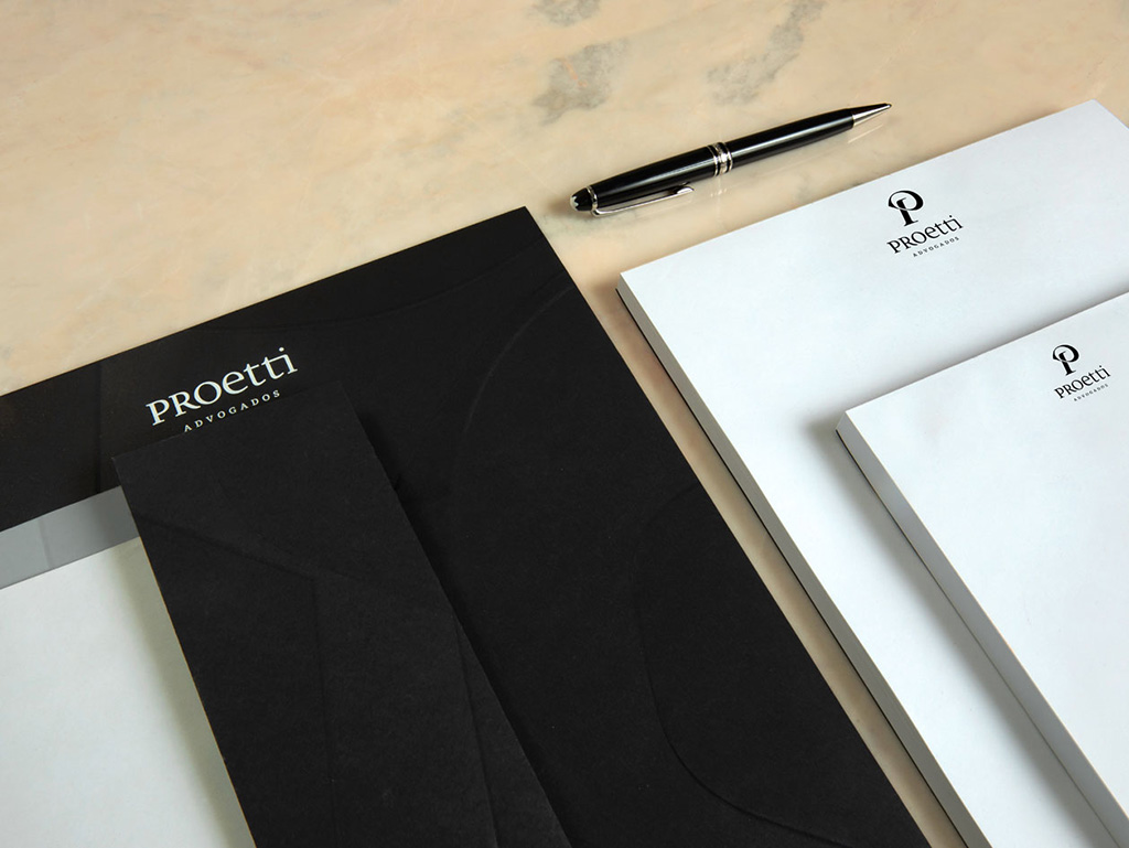 Folha e pasta timbradas